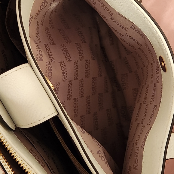 MICHAEL Michael Kors Kellen Saffiano Leather Satchel - Picture 13 of 16